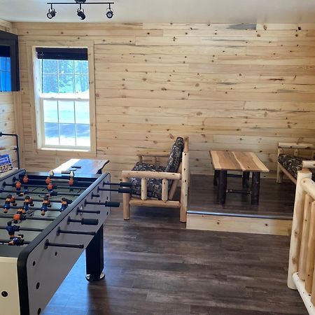 Keweenaw Waters Resort Хоутон Экстерьер фото