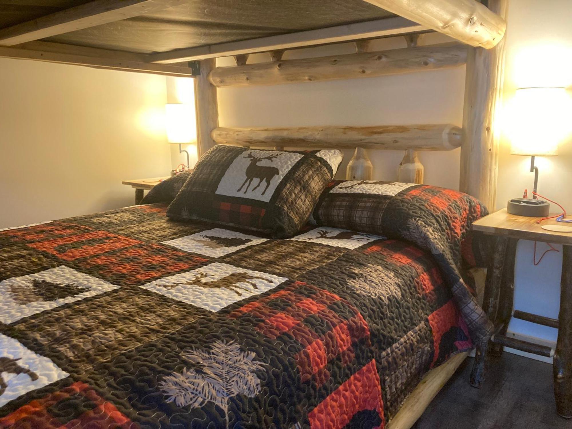 Keweenaw Waters Resort Хоутон Экстерьер фото