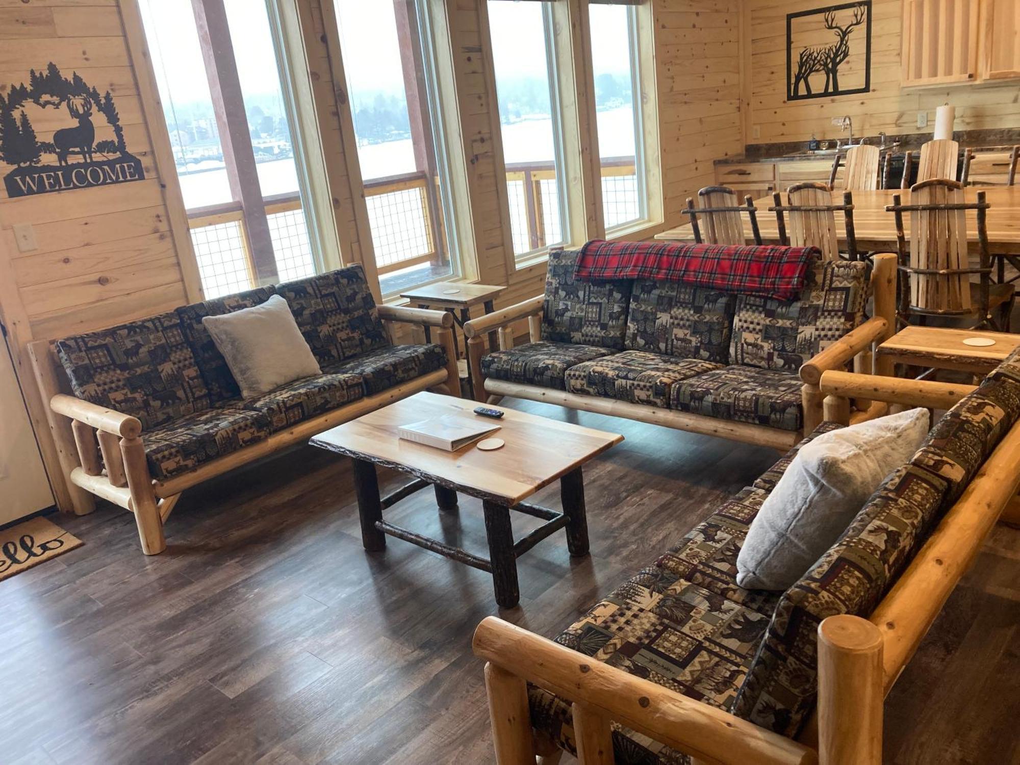 Keweenaw Waters Resort Хоутон Экстерьер фото