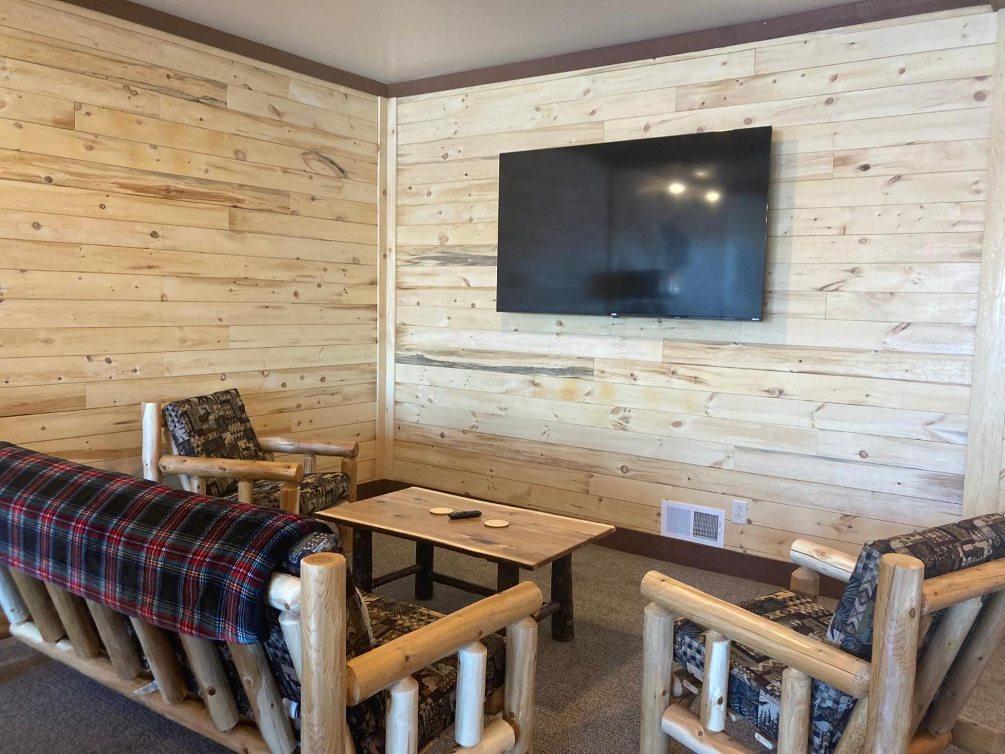 Keweenaw Waters Resort Хоутон Экстерьер фото