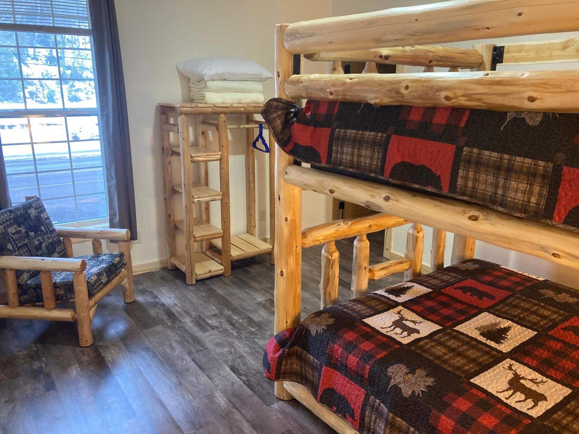 Keweenaw Waters Resort Хоутон Экстерьер фото