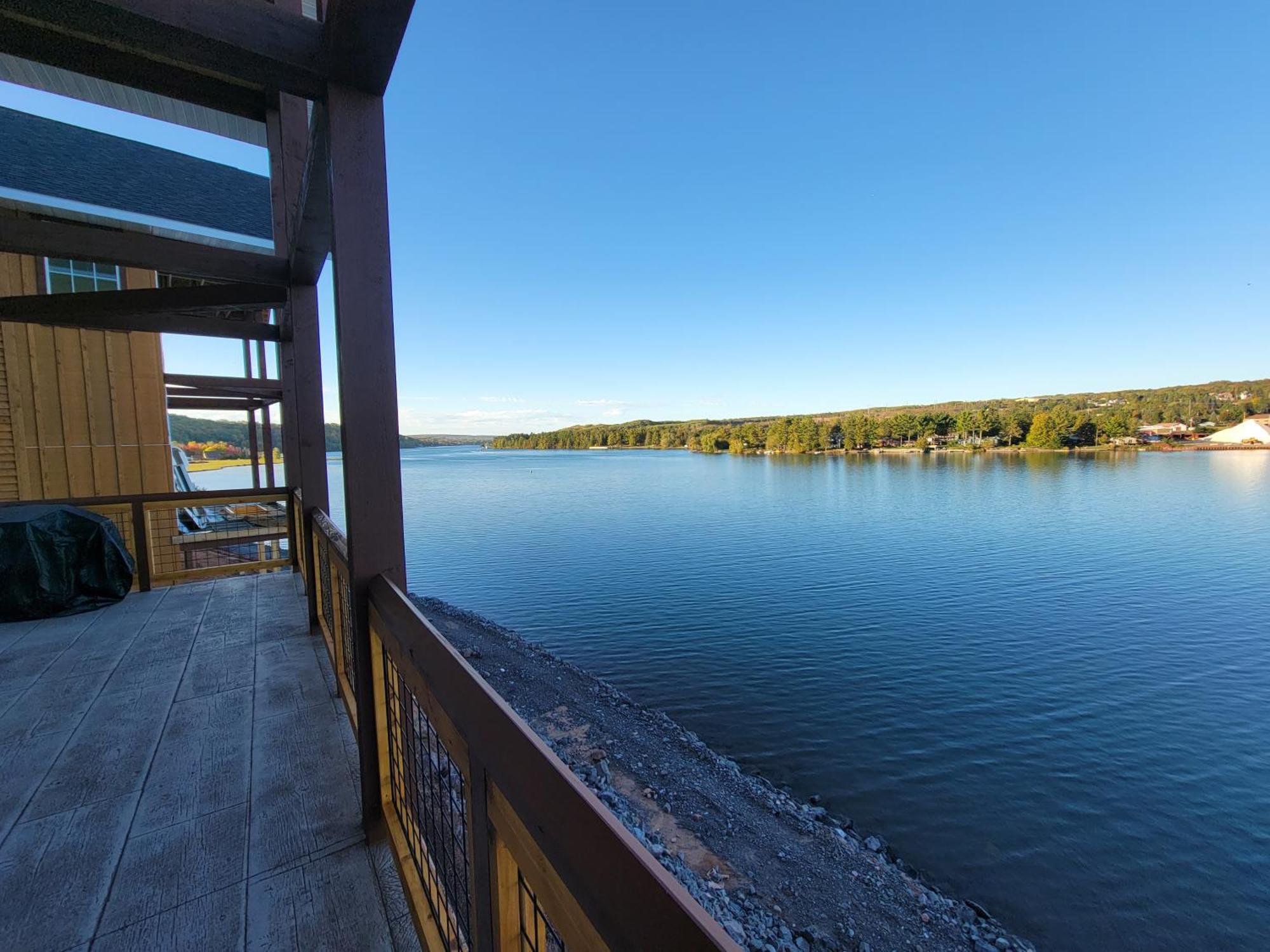 Keweenaw Waters Resort Хоутон Экстерьер фото