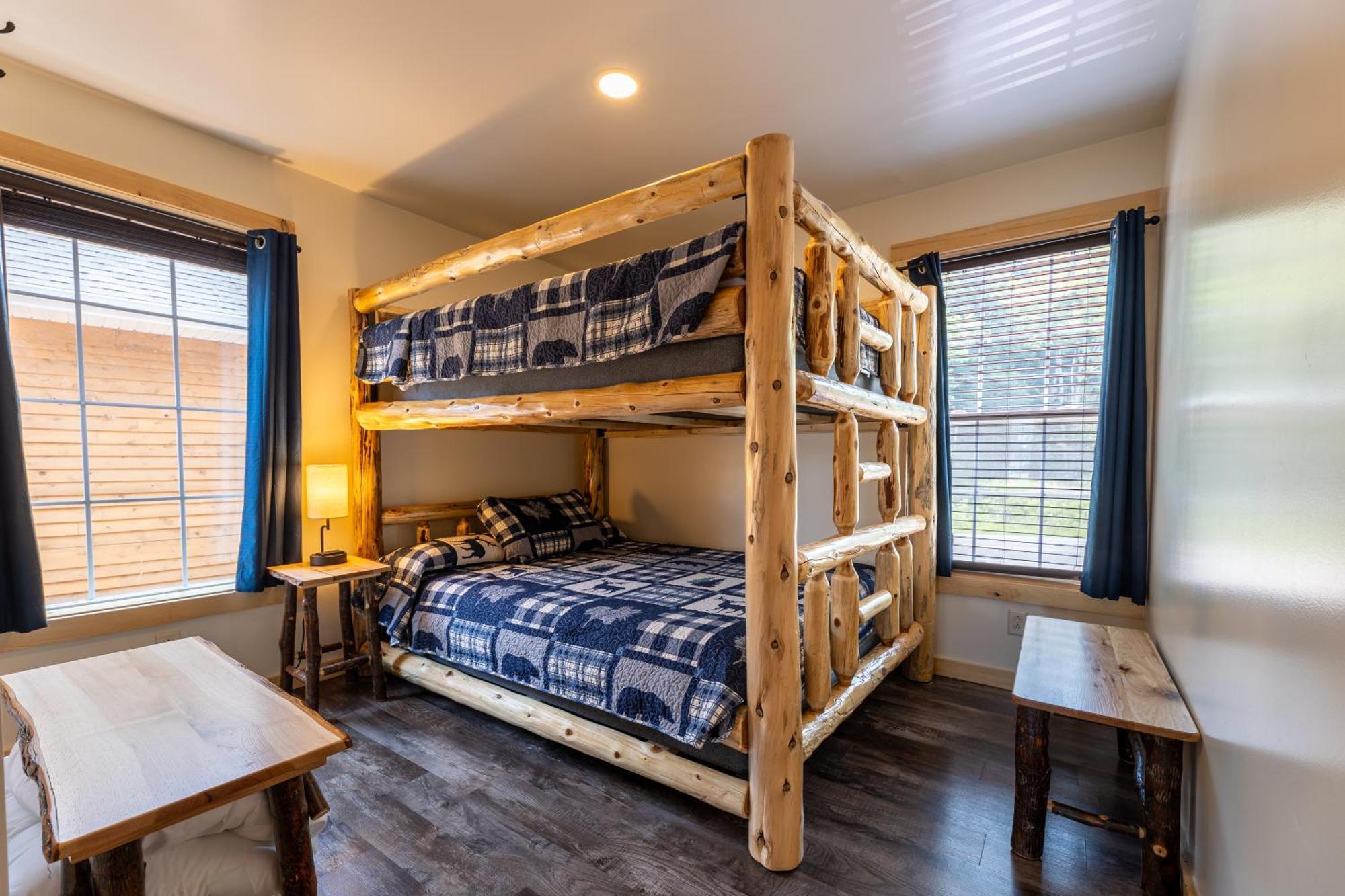 Keweenaw Waters Resort Хоутон Экстерьер фото