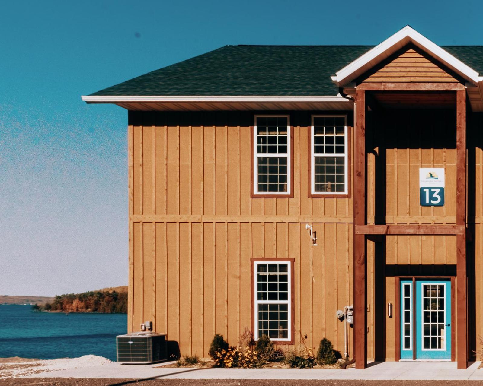 Keweenaw Waters Resort Хоутон Экстерьер фото