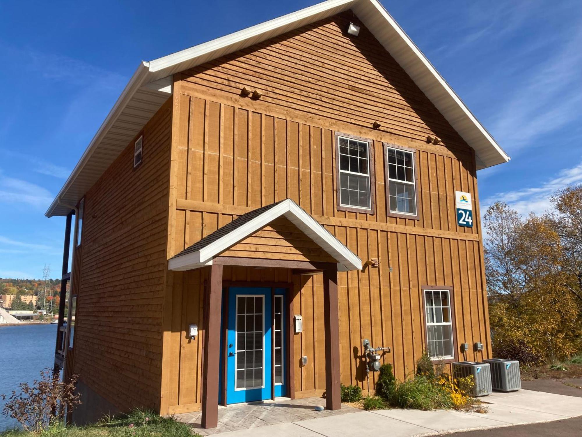 Keweenaw Waters Resort Хоутон Экстерьер фото