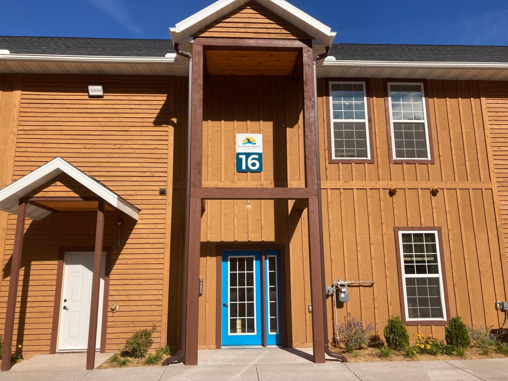 Keweenaw Waters Resort Хоутон Экстерьер фото