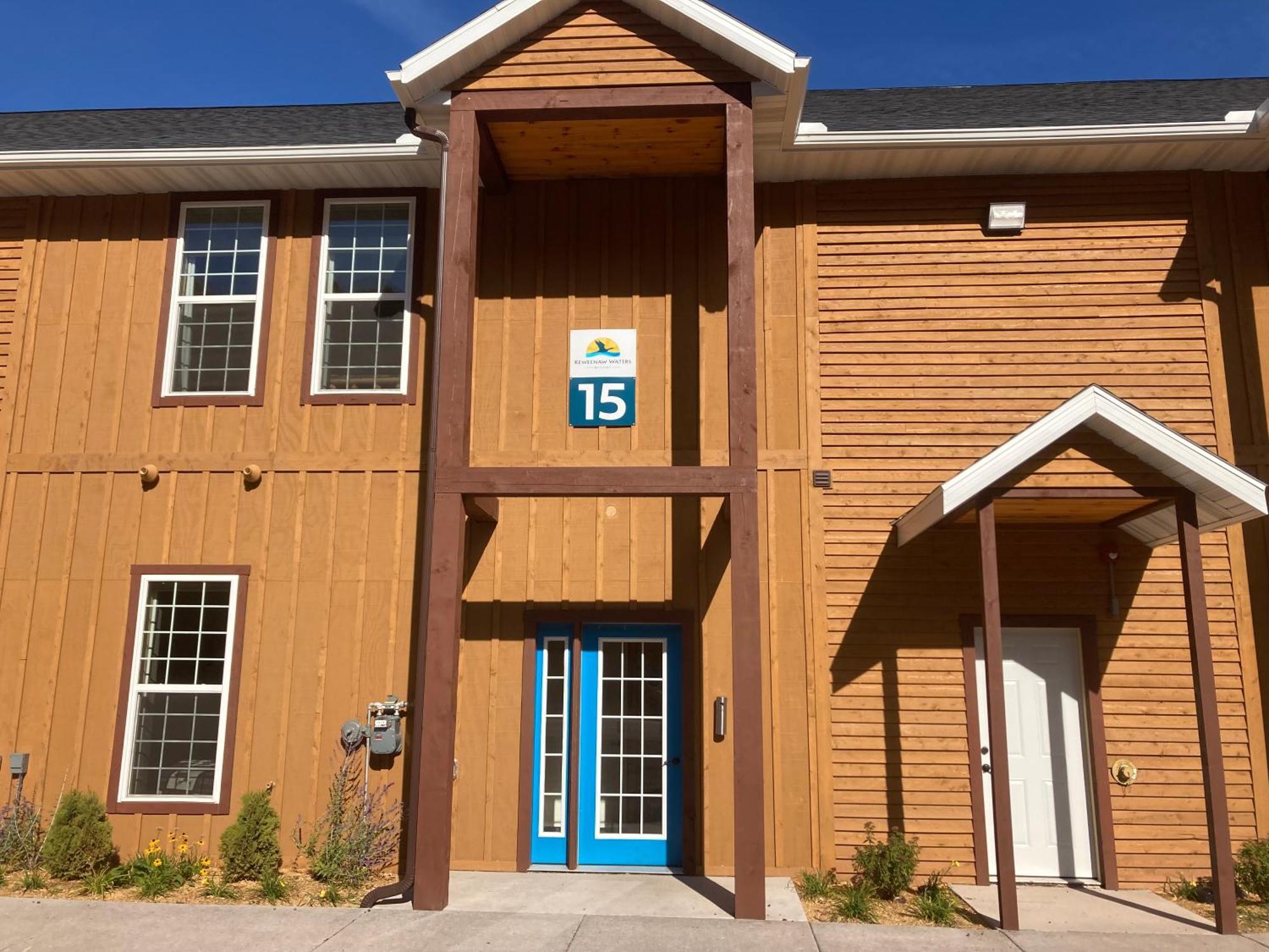 Keweenaw Waters Resort Хоутон Экстерьер фото